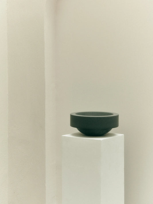 GALLERY OBJECT BOWL 09 - LOUISE ROE - BLACK BASALT