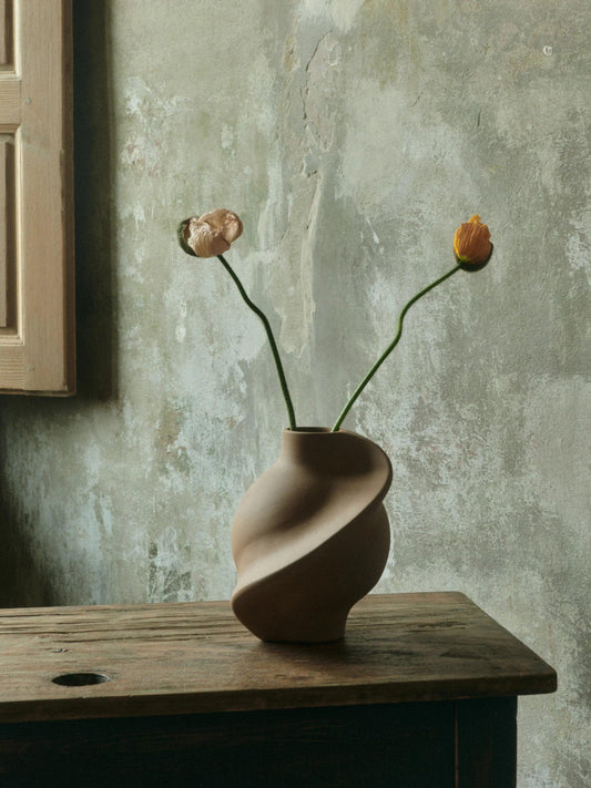 PIROUT VASE 01 SANDED OCKER - LOUISE ROE -