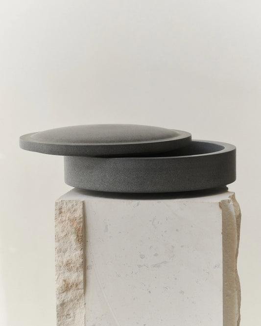 GALLERY OBJECT JAR 05 - LOUISE ROE - BLACK BASALT