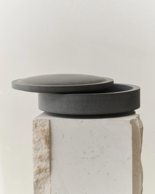 GALLERY OBJECT JAR 05 - LOUISE ROE - BLACK BASALT