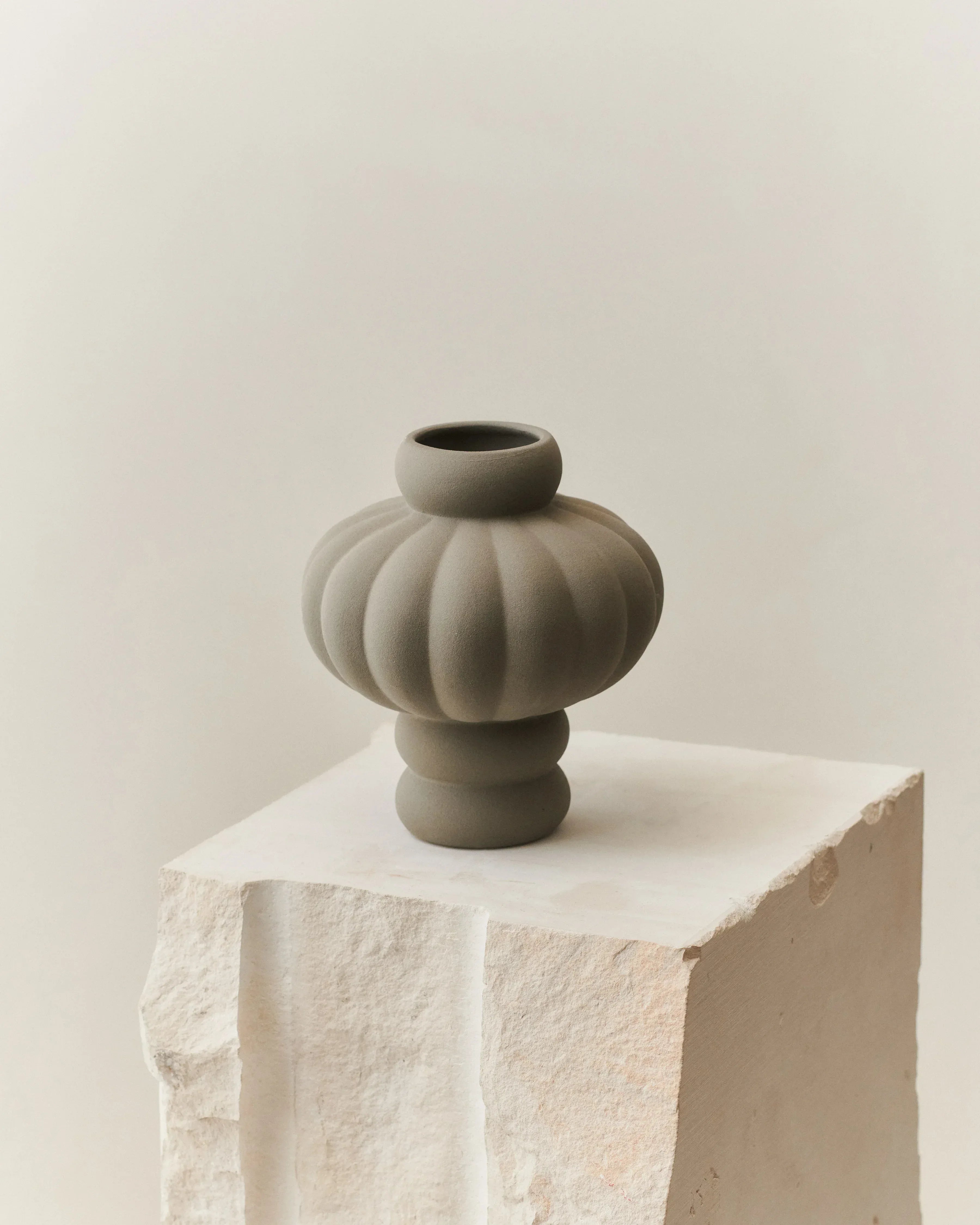 BALLOON VASE 02 CERAMIC – LOUISE ROE