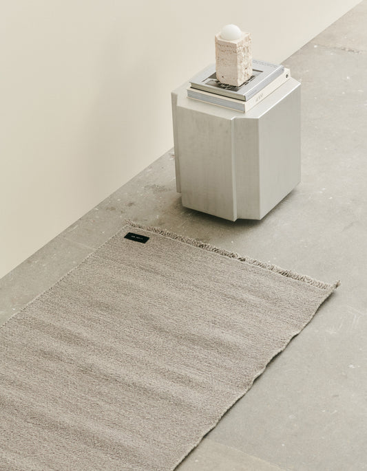 FOUND RUG 01