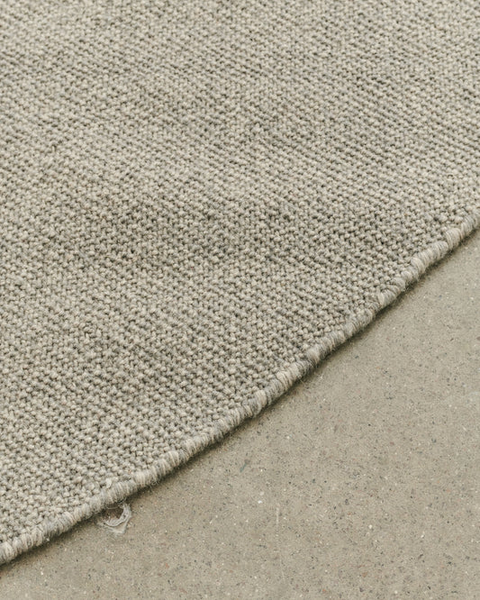 FOUND RUG 05