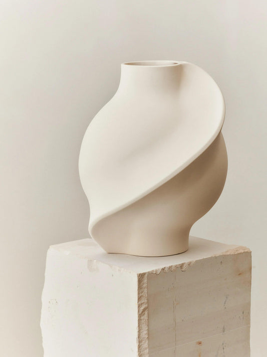 PIROUT VASE 02 - LOUISE ROE - RAW WHITE