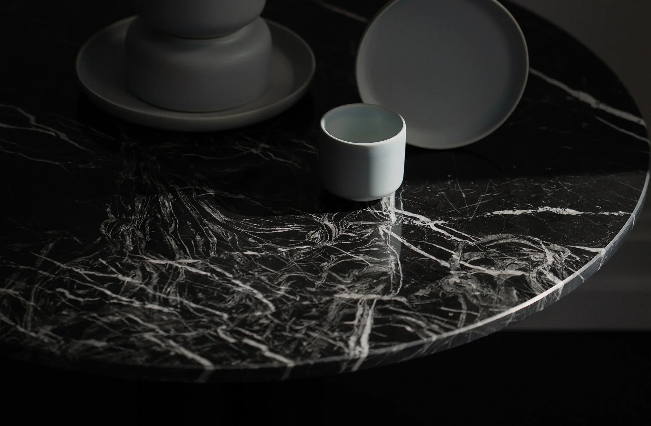 Coffee & Lounge tables - LOUISE ROE 