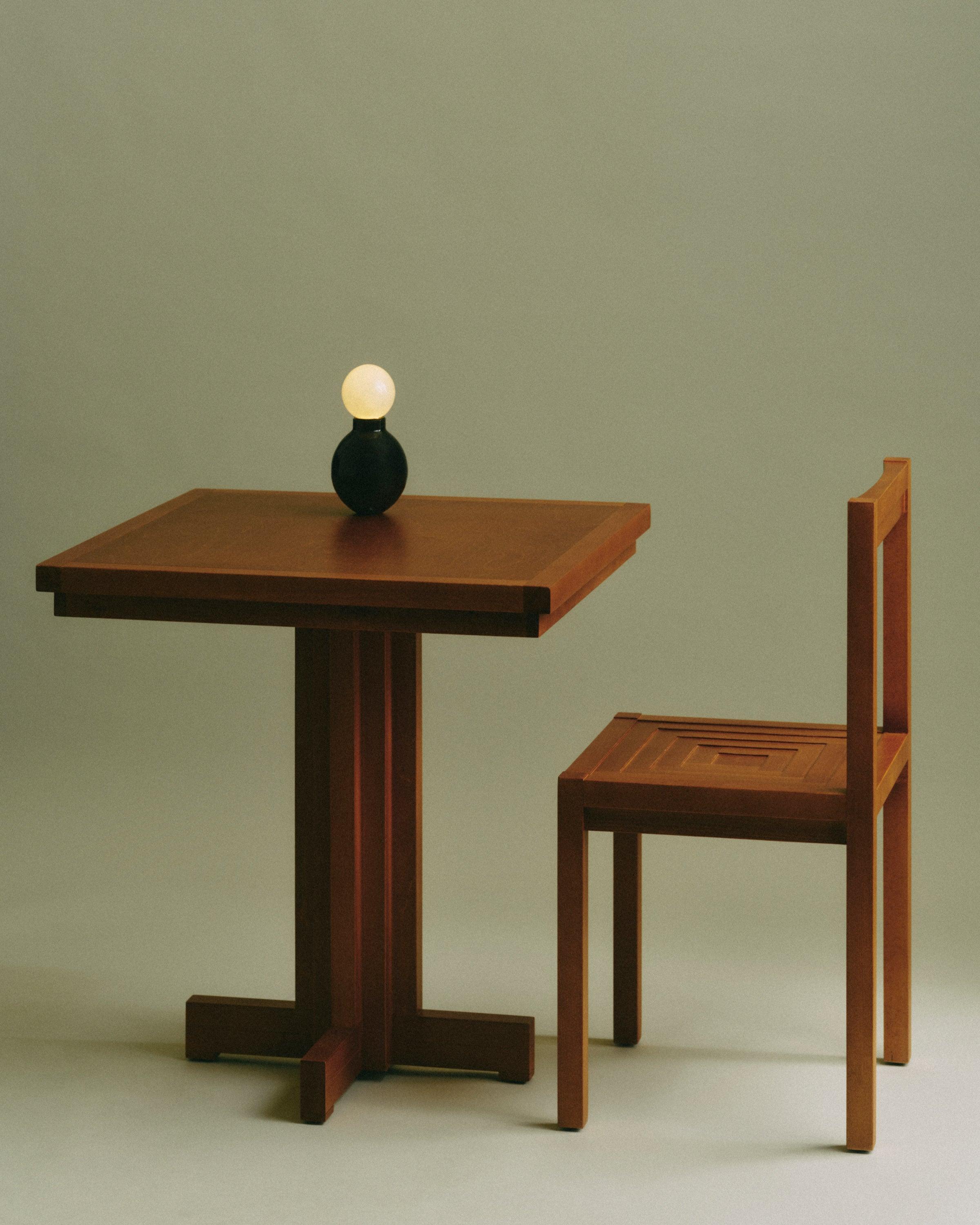 FRANKIE TABLE