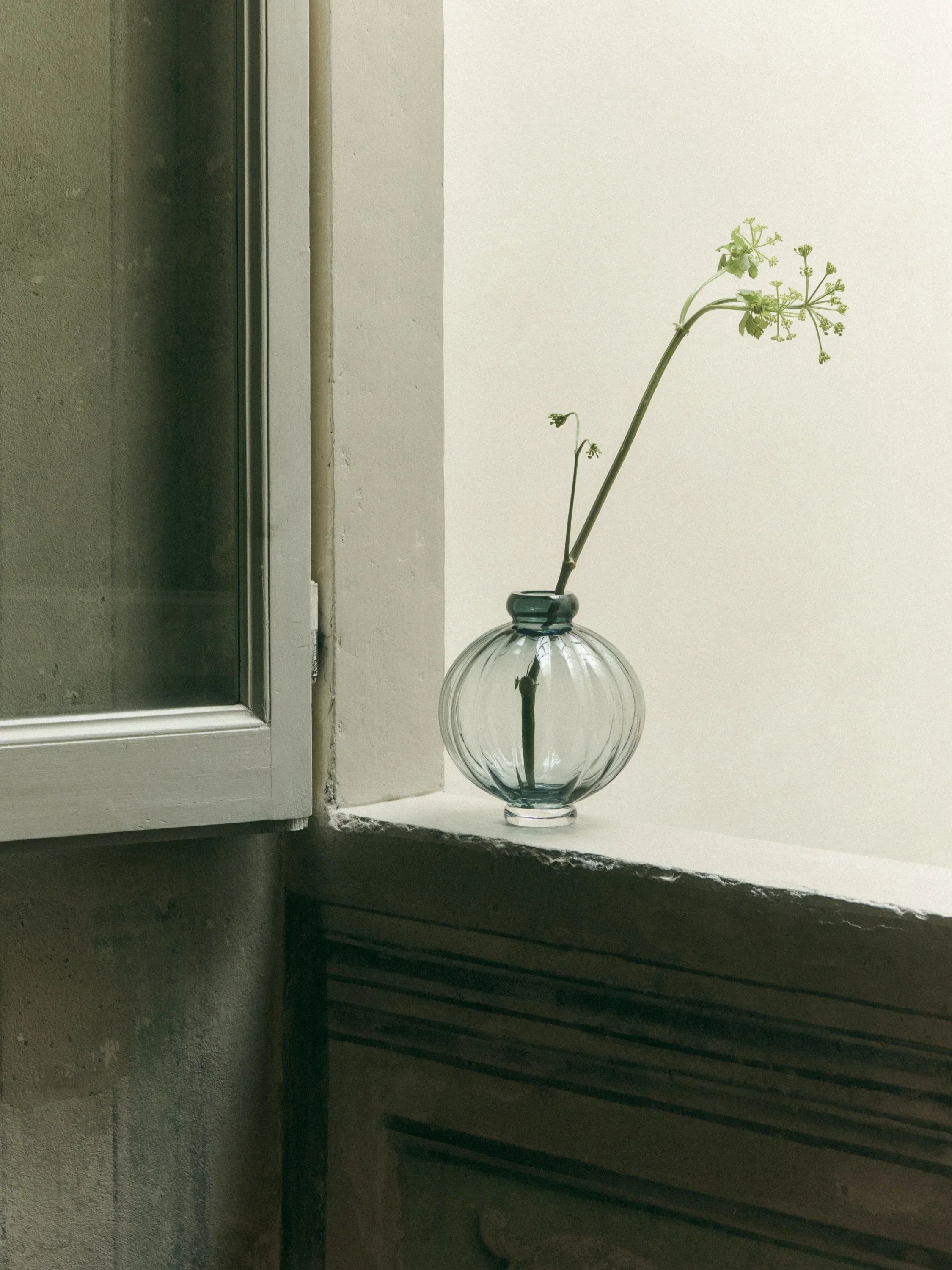 LOUISE ROE │ BALLOON VASE 01 GLASS