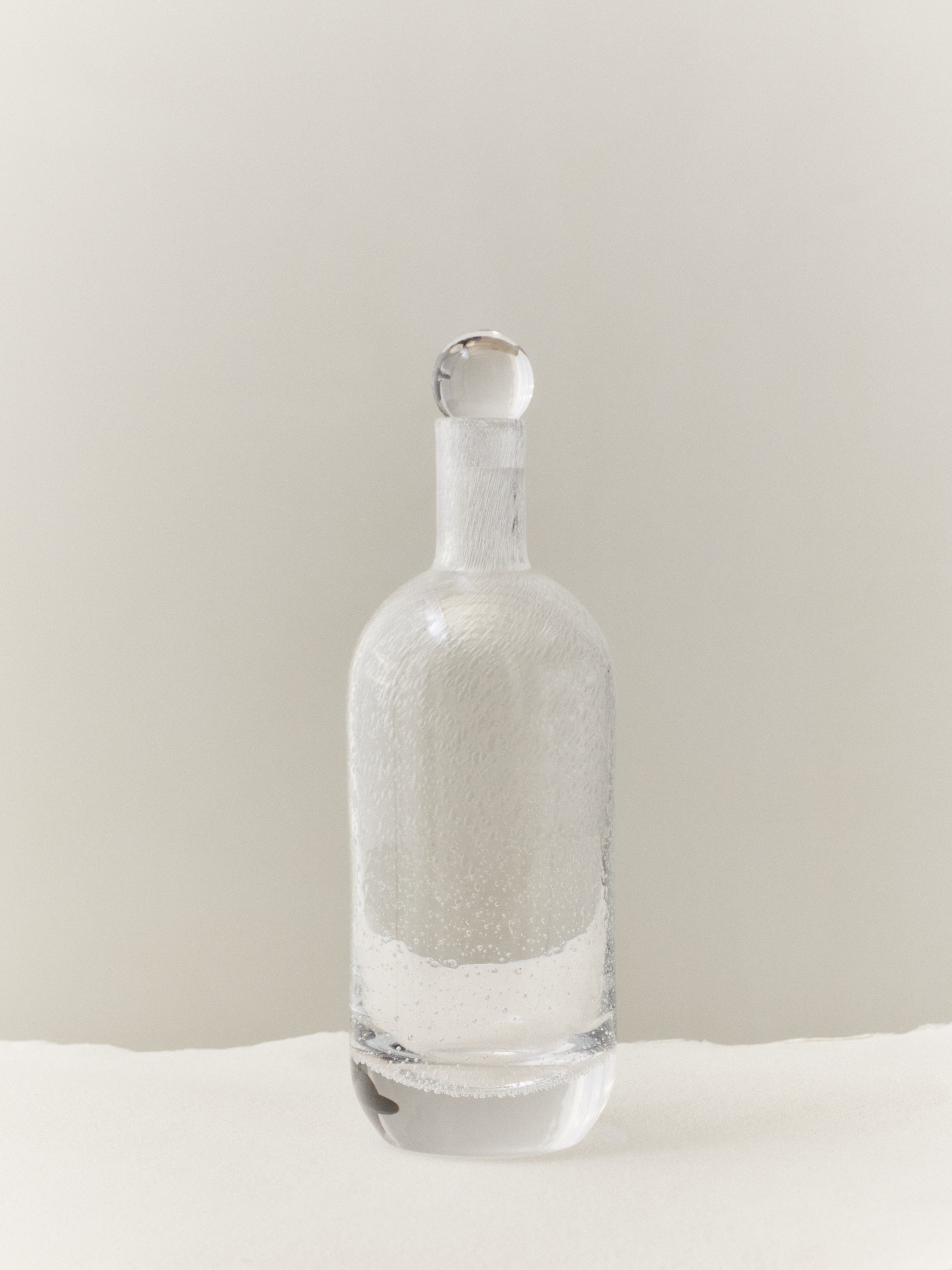 BUBBLE GLASS CARAFE TALL