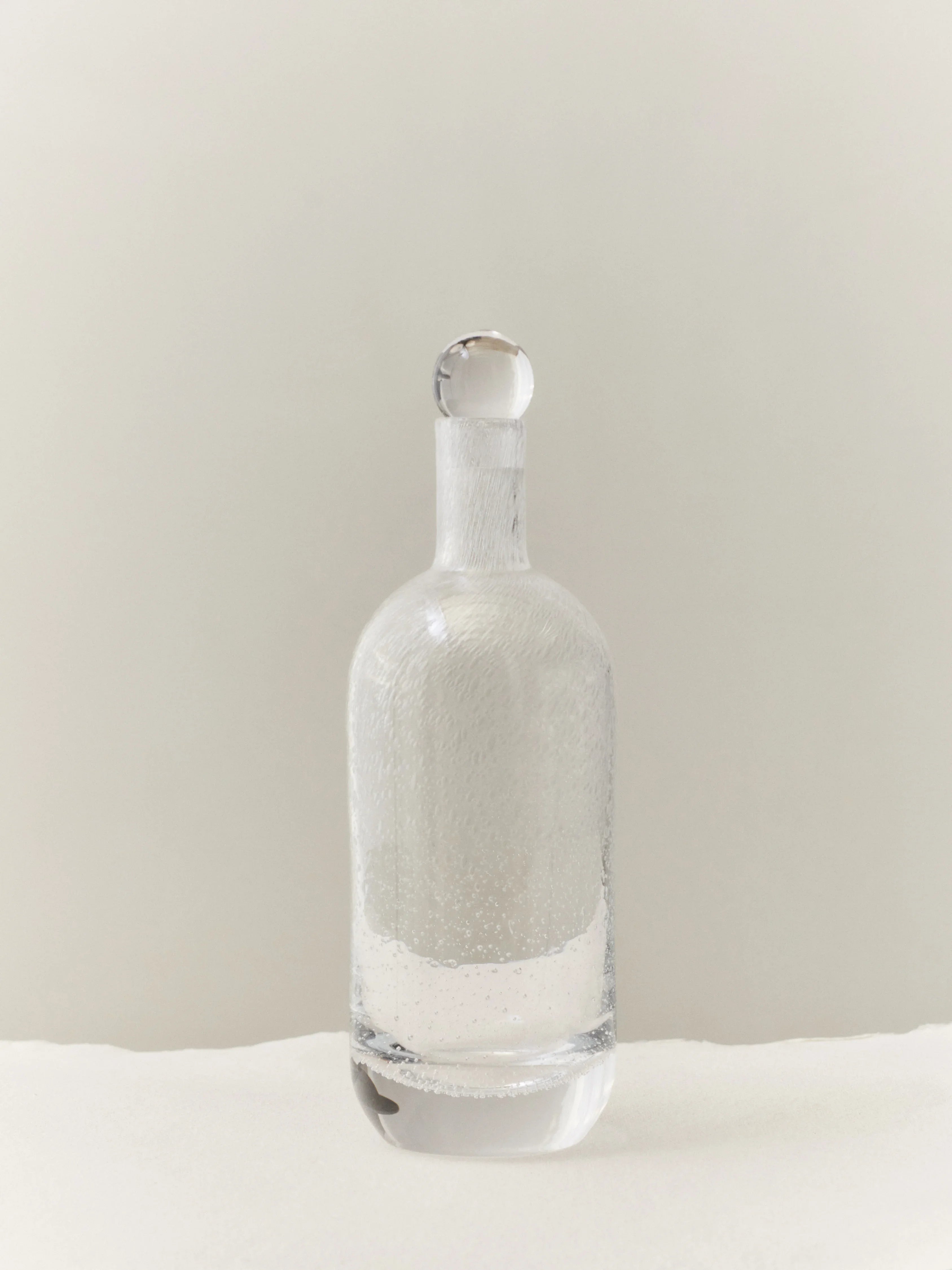BUBBLE GLASS CARAFE TALL