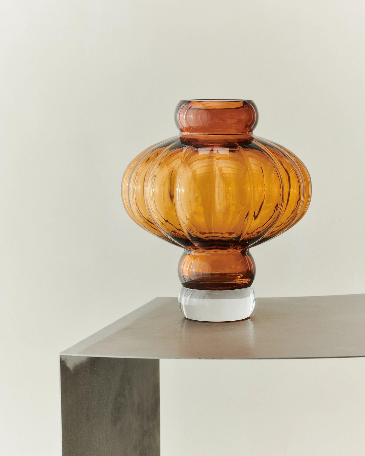 LOUISE ROE BALLOON VASE 08 GLASS BLUE AMBER louise-roe-balloon-vase-08-glass-blue-amber
