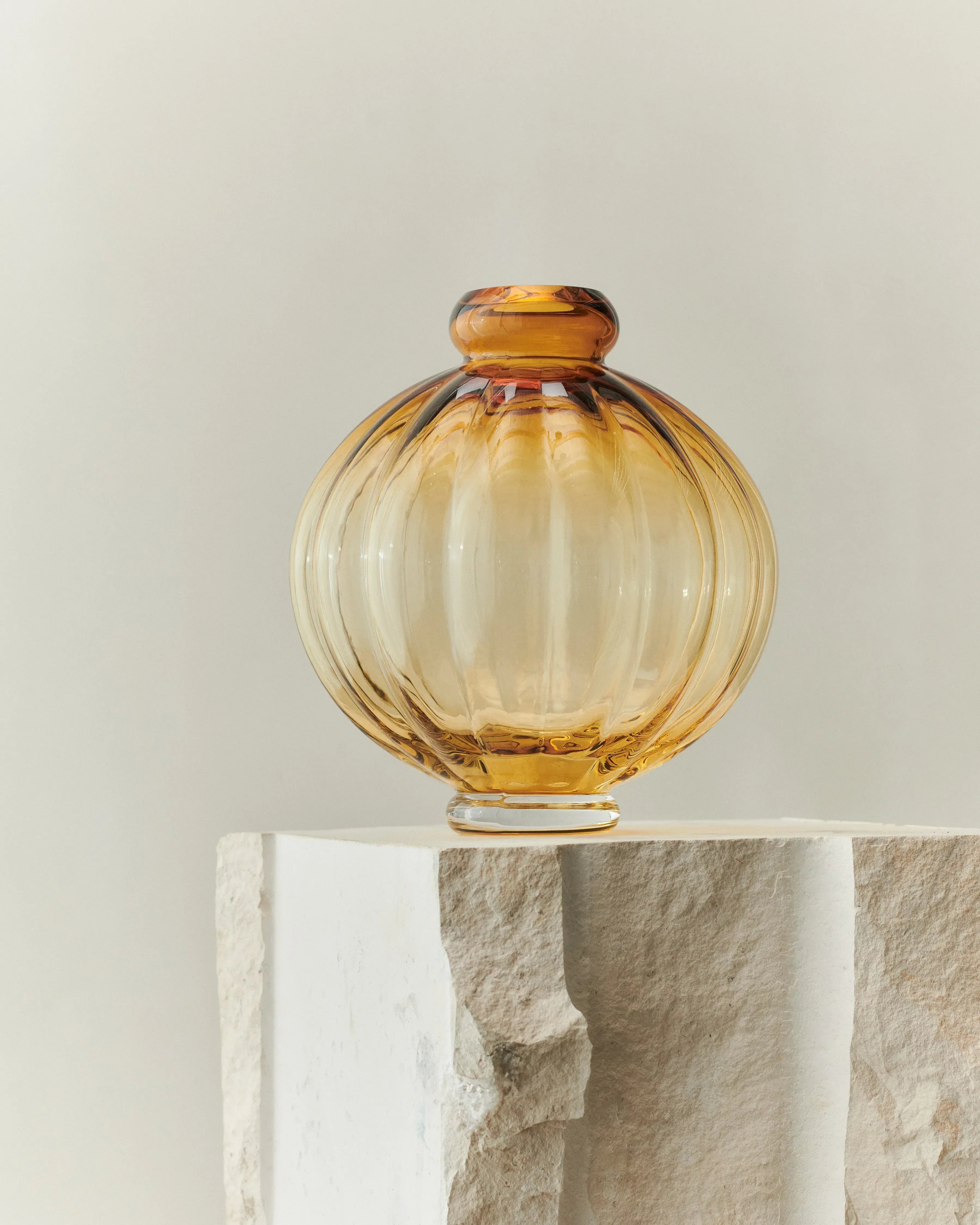 LOUISE ROE │ BALLOON VASE 01 GLASS
