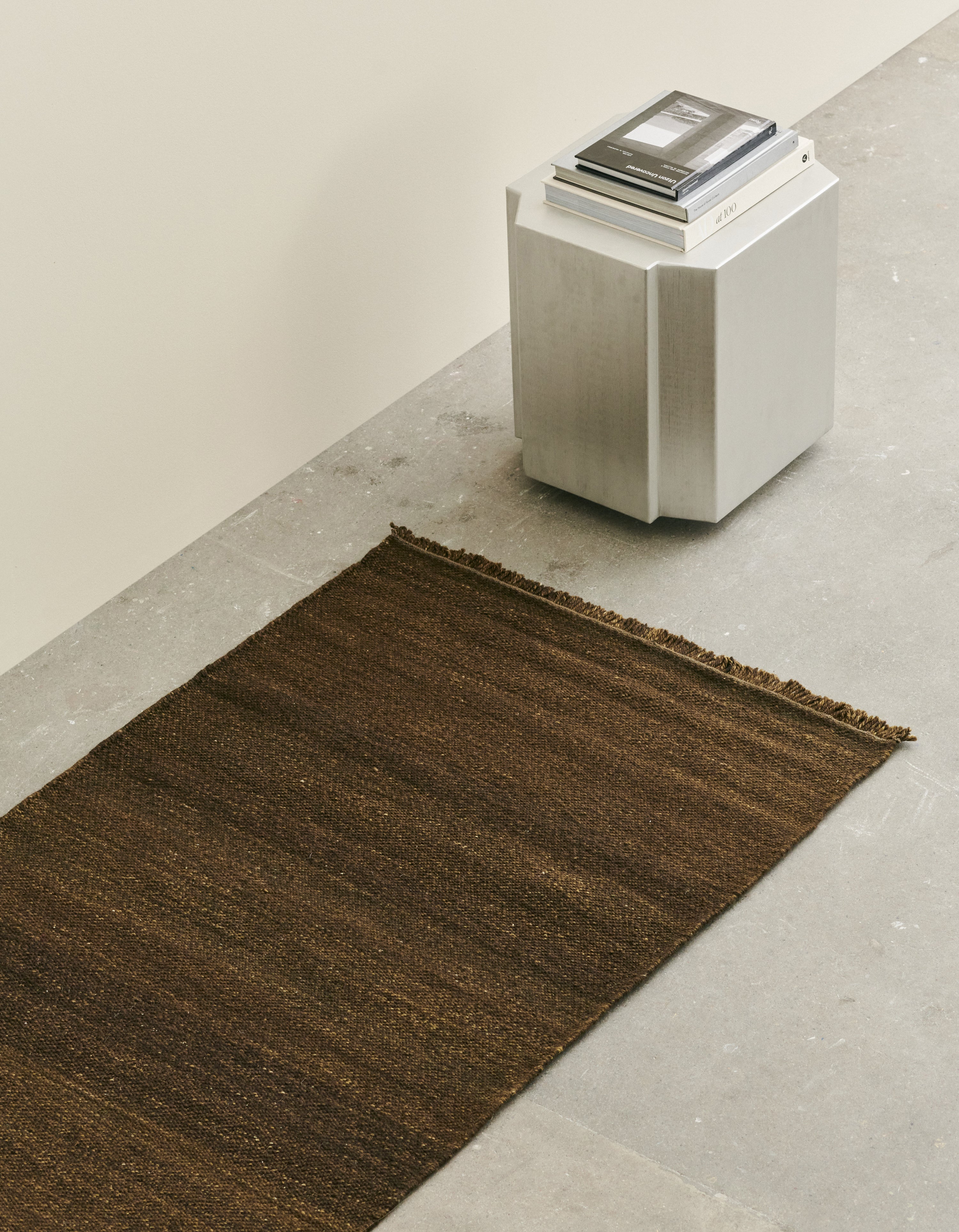 FOUND RUG 01