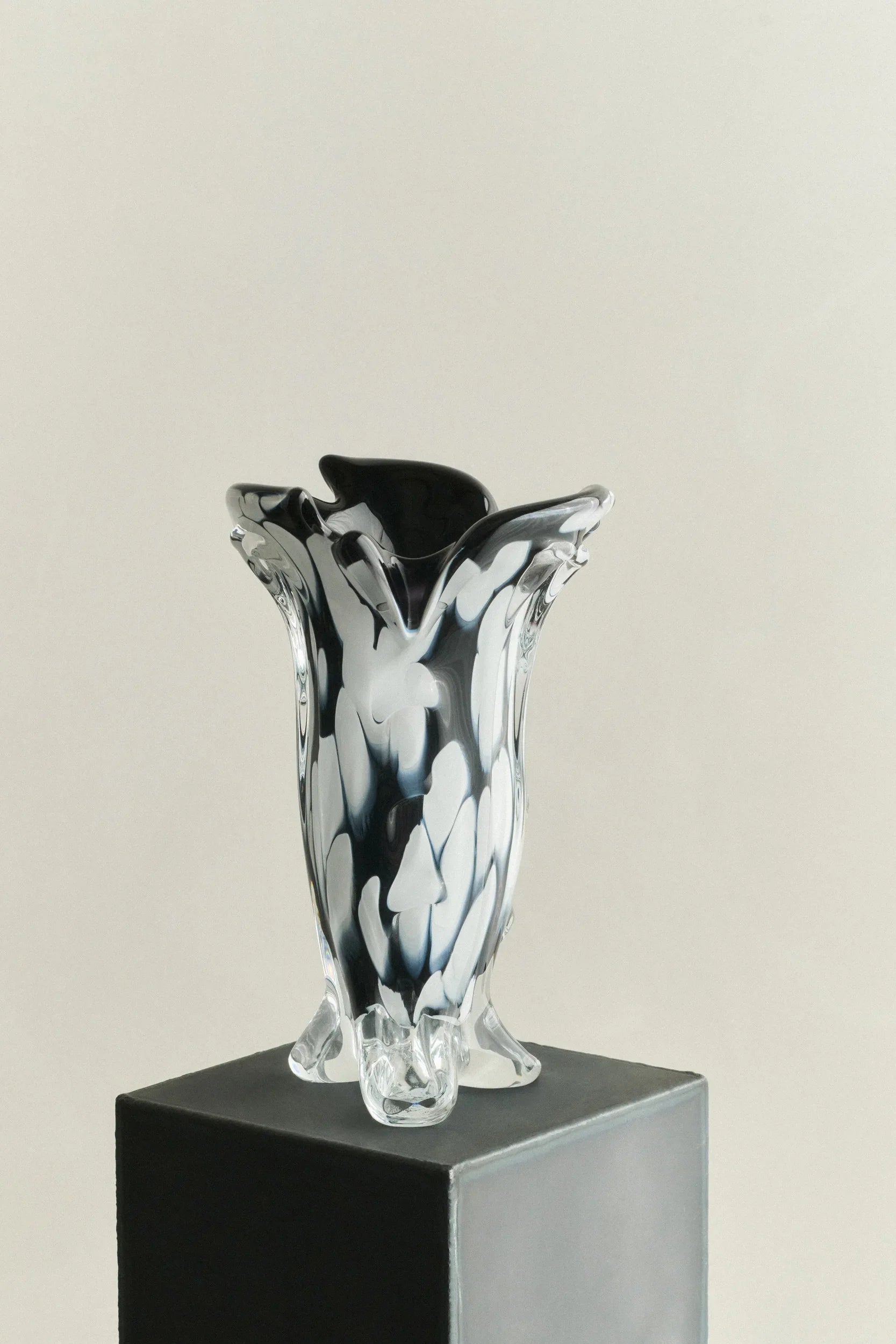 Glass Vases – LOUISE ROE