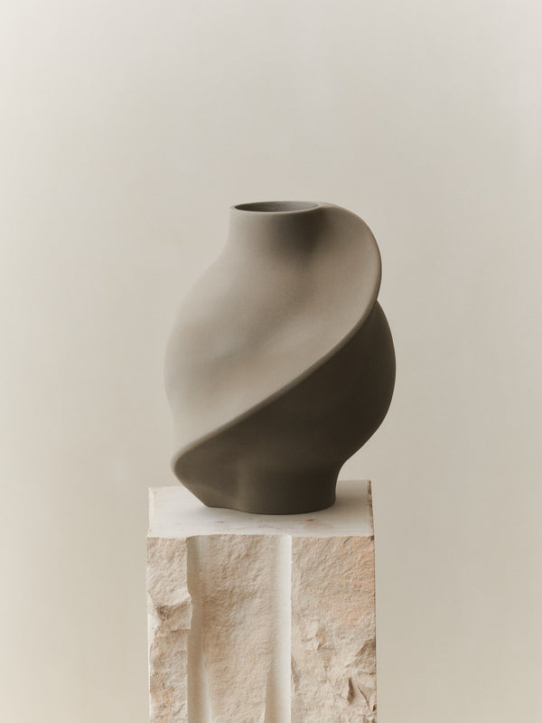 PIROUT VASE 02