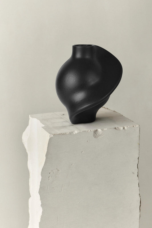 PIROUT VASE 01 - LOUISE ROE - INK BLACK